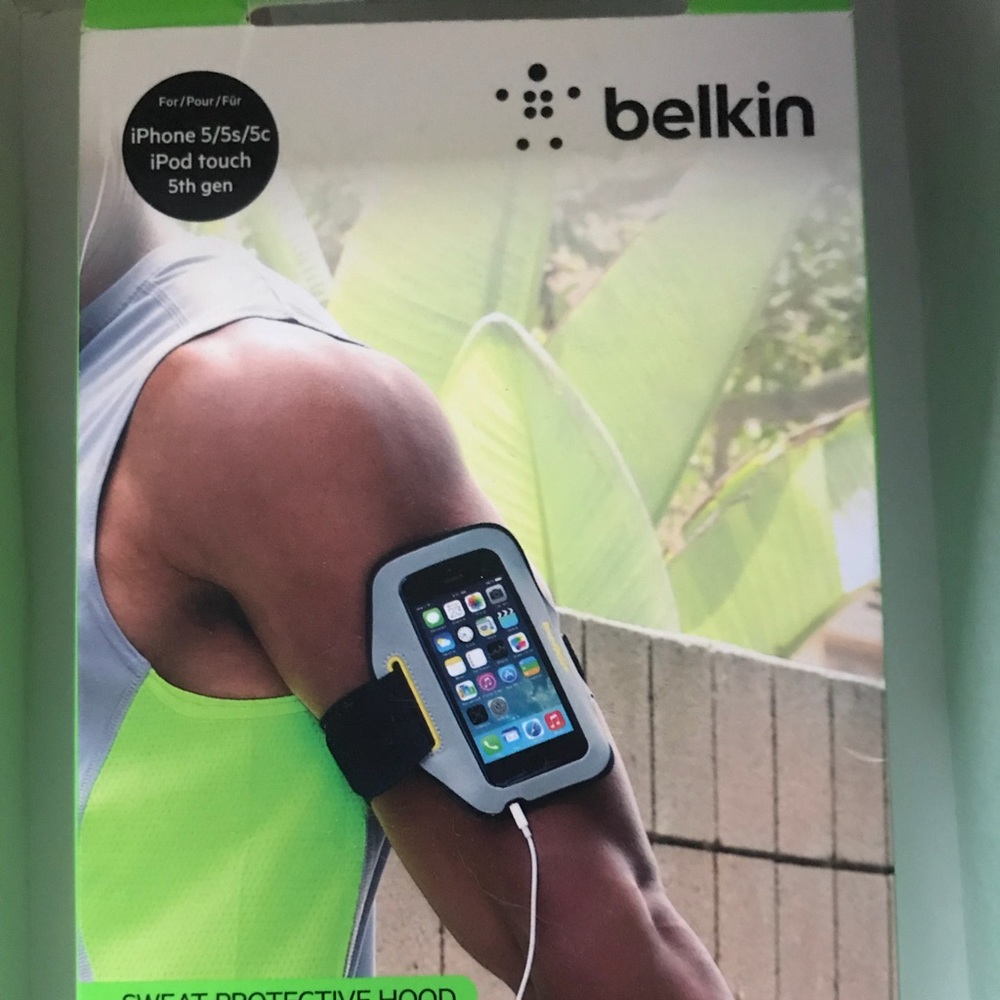 NWOT Belkin armband for Apple 5, 5s, 5c